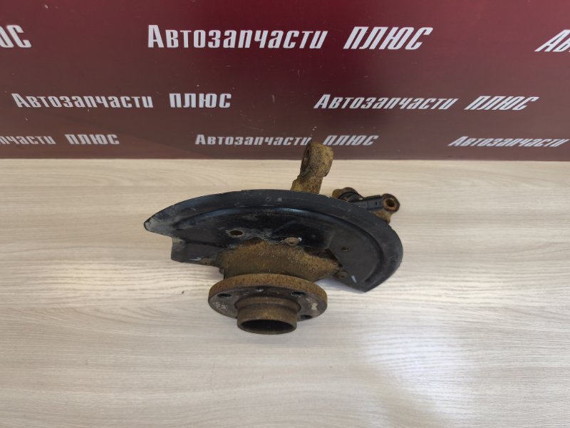 Кулак поворотный