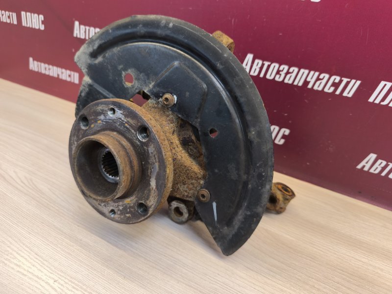 Кулак поворотный