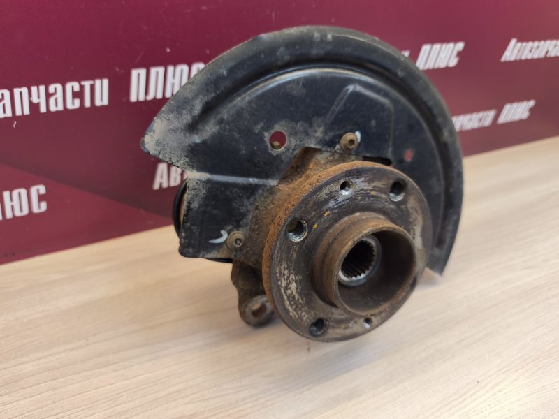 Кулак поворотный