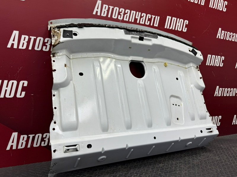 Задняя полка