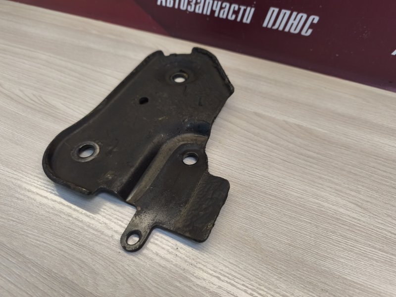 Кронштейн подрамника