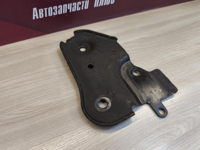 Кронштейн подрамника