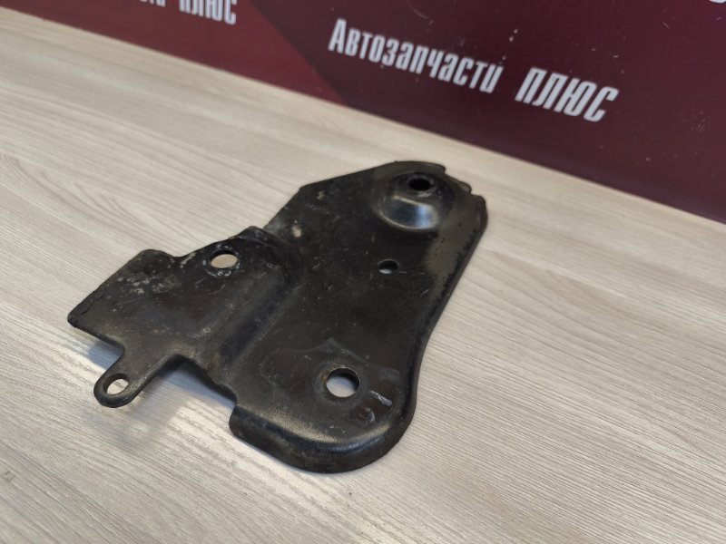 Кронштейн подрамника