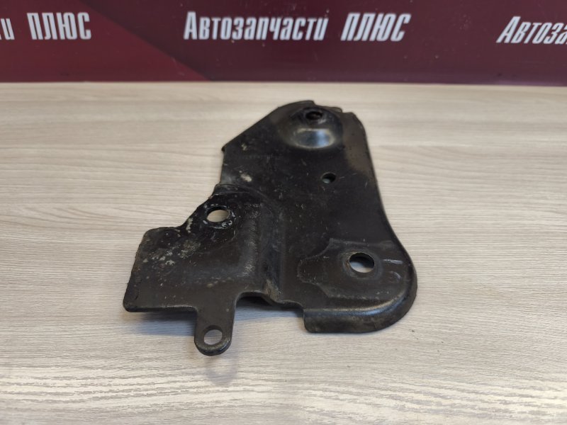 Кронштейн подрамника