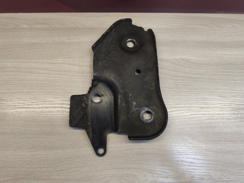 Кронштейн подрамника