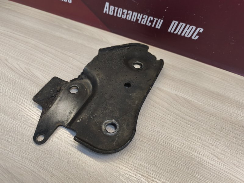 Кронштейн подрамника