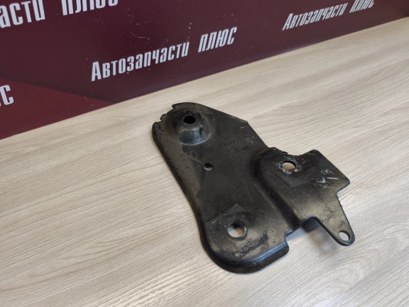 Кронштейн подрамника