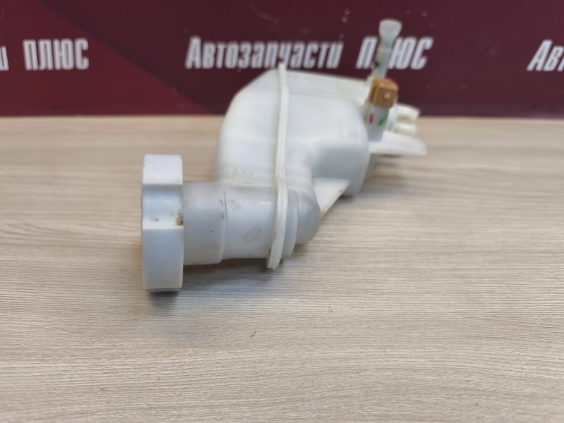 Бачок главного тормозного цилиндра