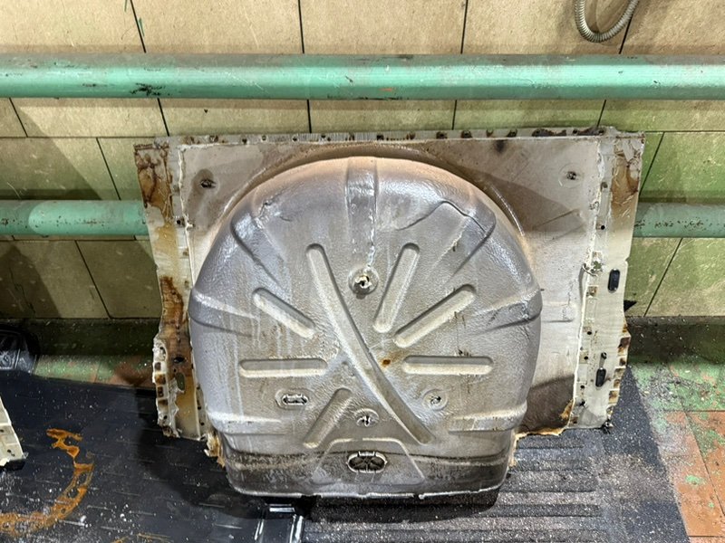 Ниша запасного колеса