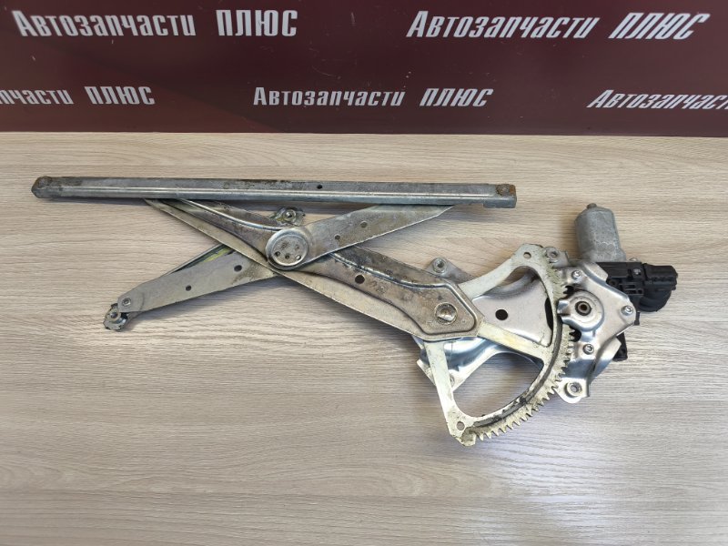 Стеклоподъемник    двери