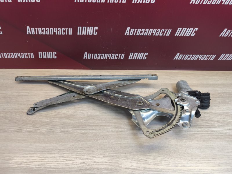 Стеклоподъемник    двери