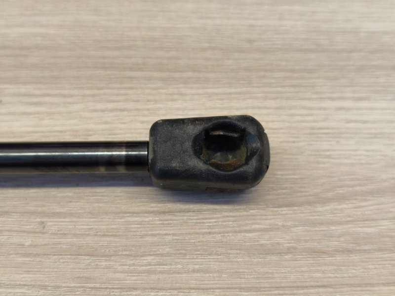 Амортизатор капота