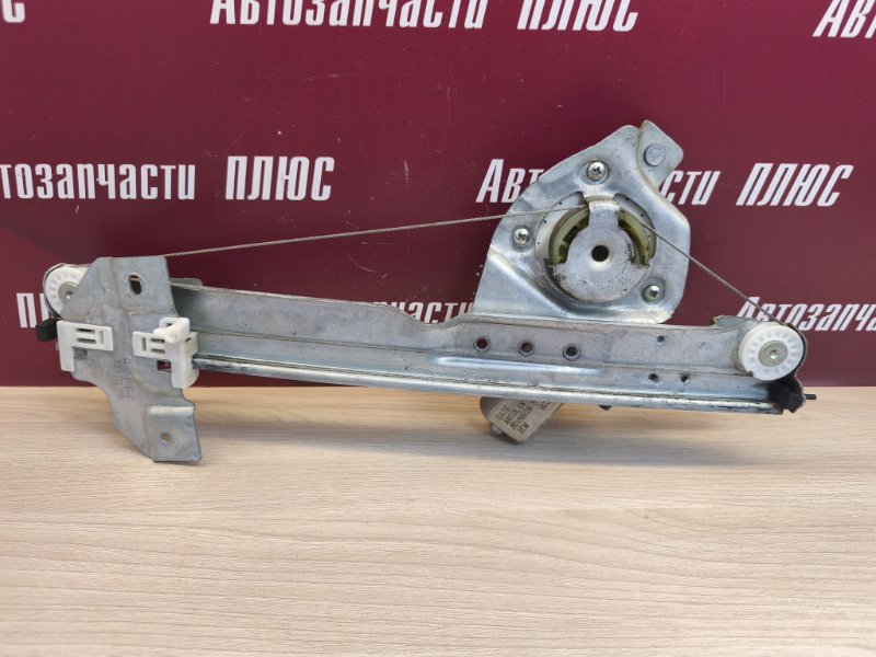 Стеклоподъемник    двери