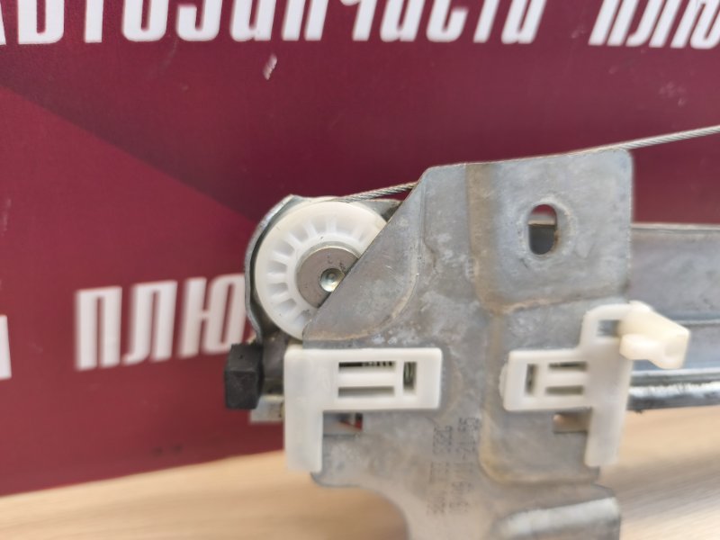 Стеклоподъемник    двери