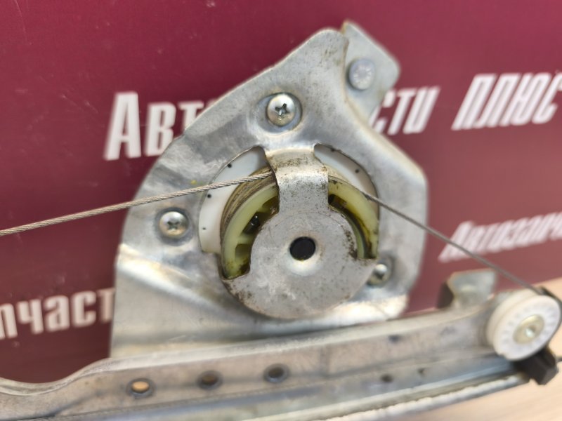 Стеклоподъемник    двери