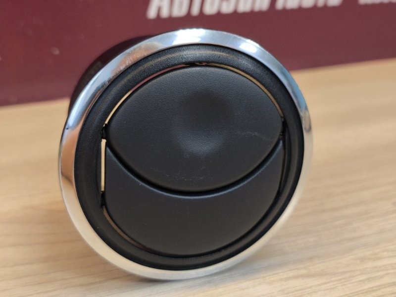 Воздушный дефлектор салона