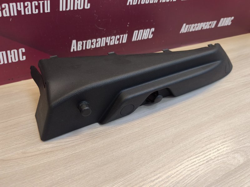 Держатель задней полки