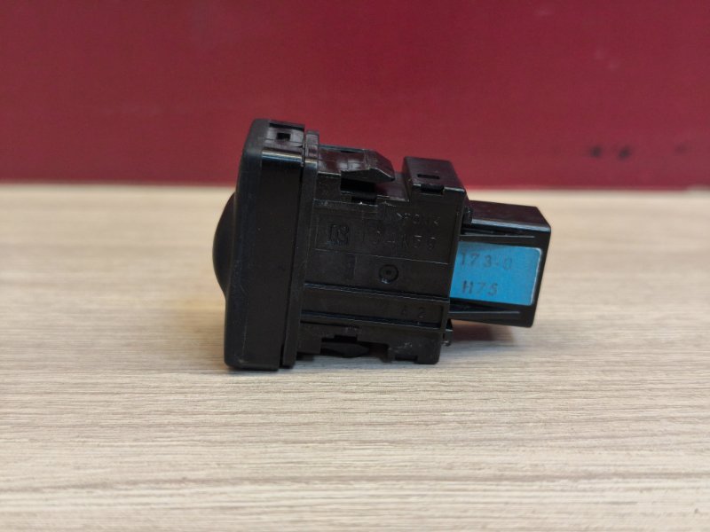 Кнопка корректора фар