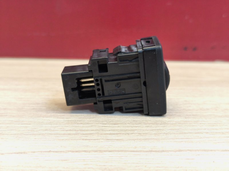 Кнопка корректора фар