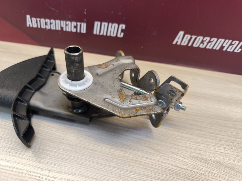 Рычаг стояночного тормоза