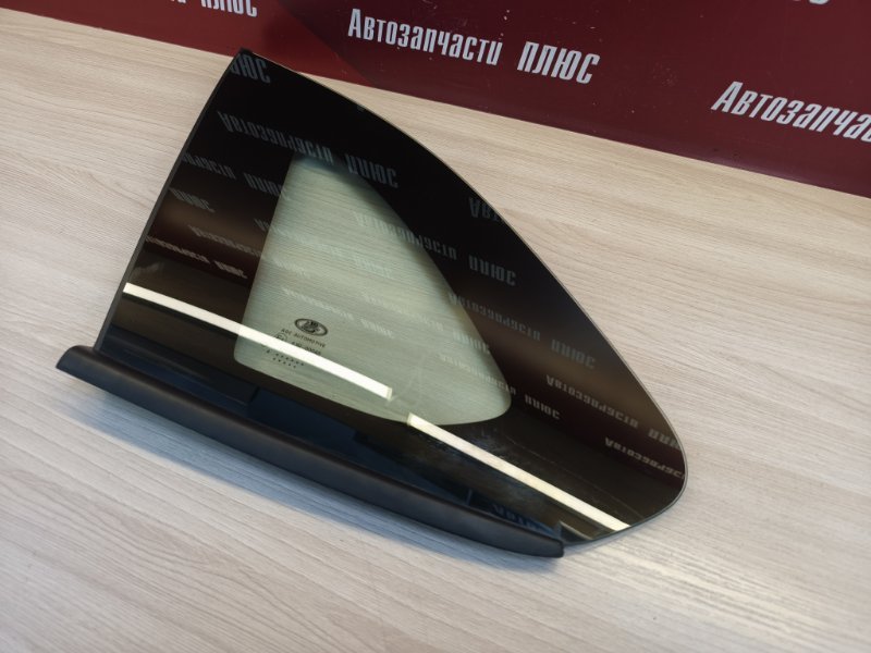 Форточка кузова