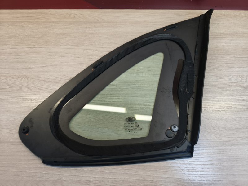 Форточка кузова