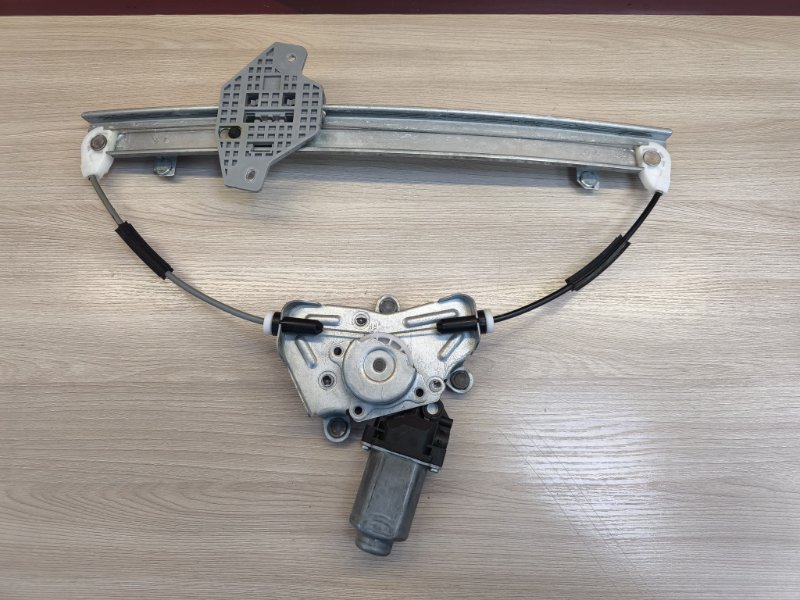 Стеклоподъемник    двери