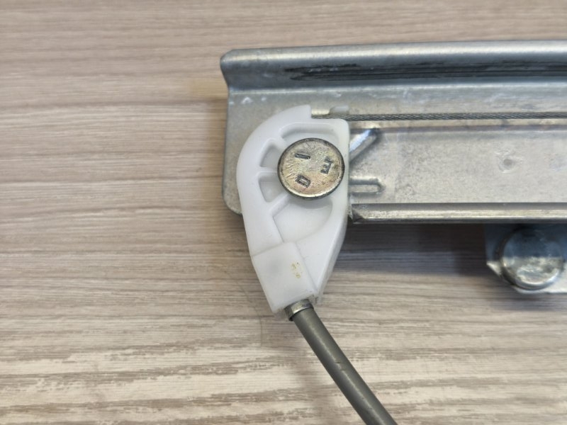 Стеклоподъемник    двери