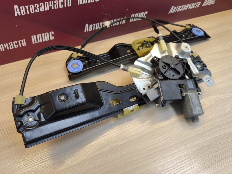 Стеклоподъемник    двери