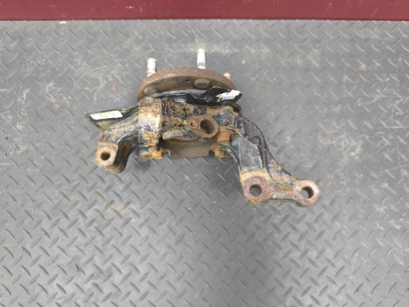 Кулак поворотный