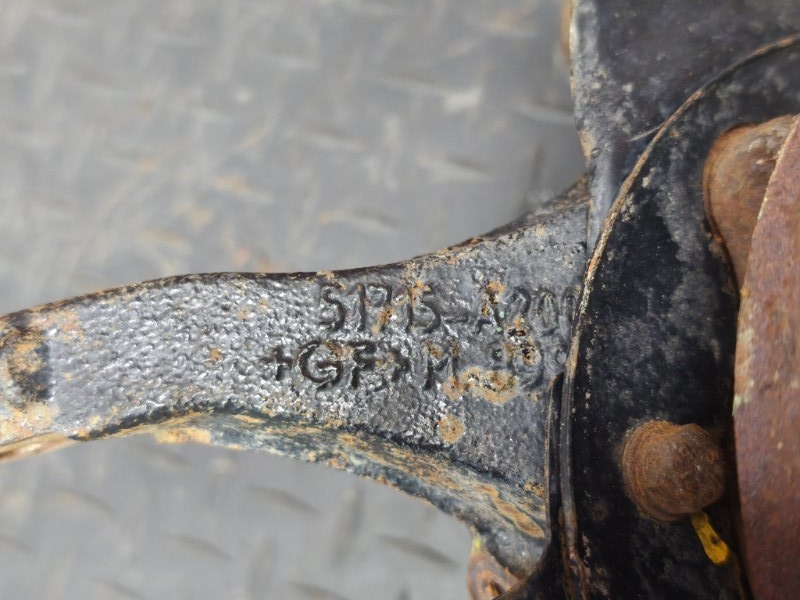 Кулак поворотный