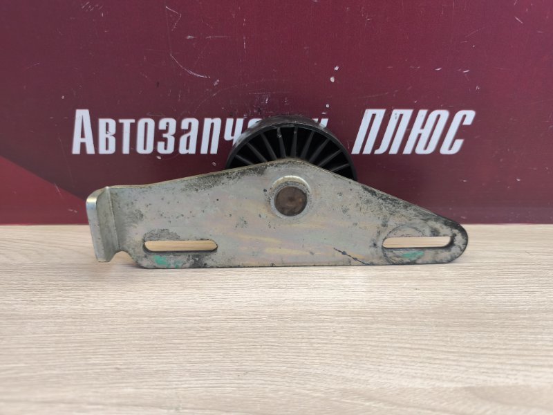 Ролик натяжной