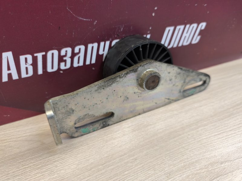 Ролик натяжной