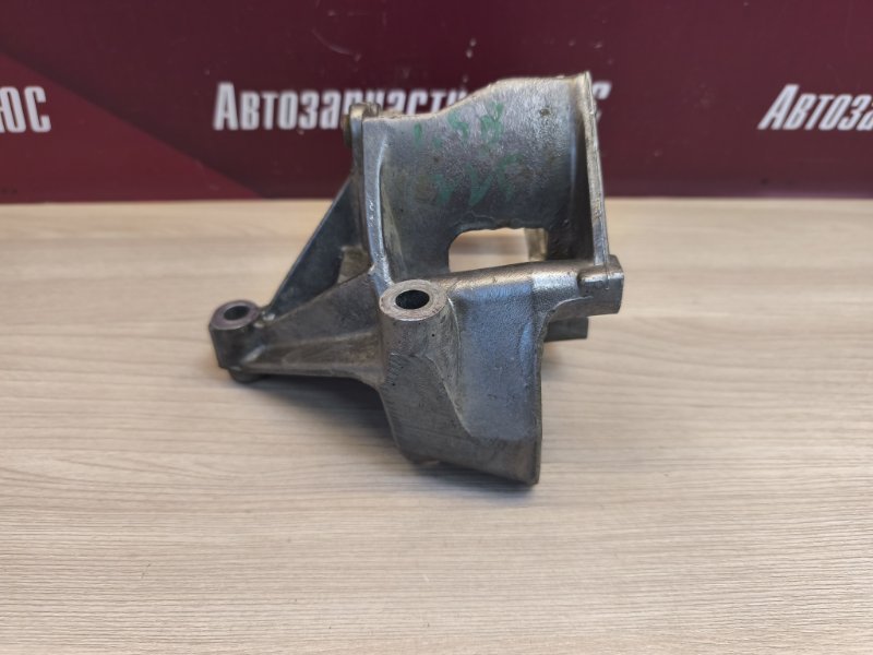 Кронштейн генератора