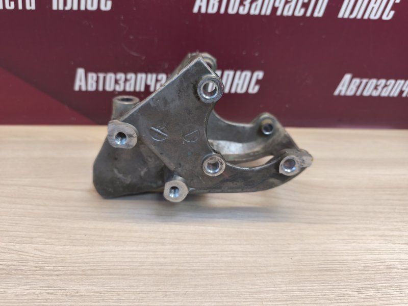 Кронштейн генератора