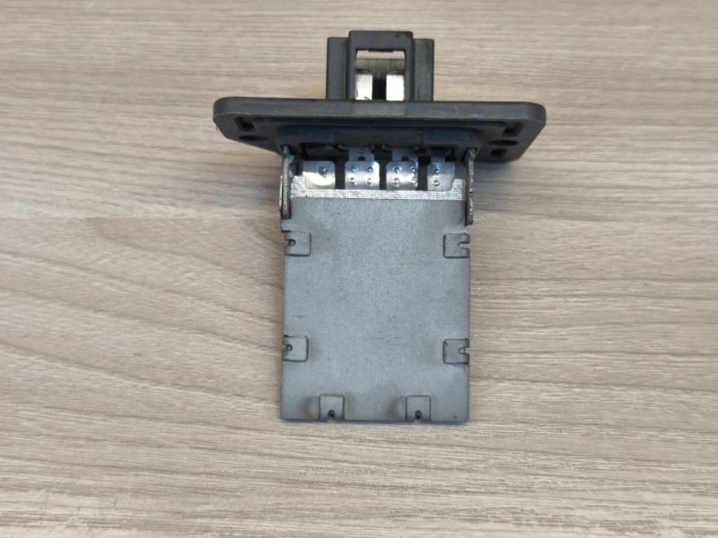 Резистор отопителя