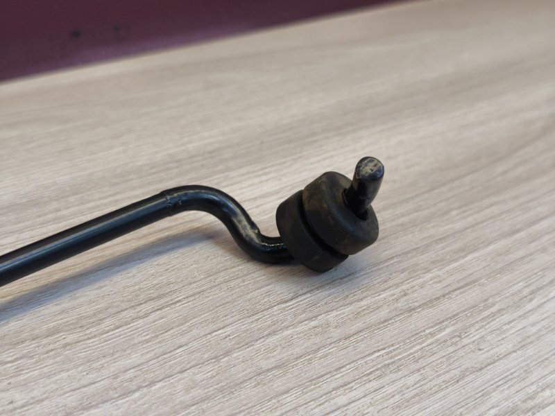 Упор капота