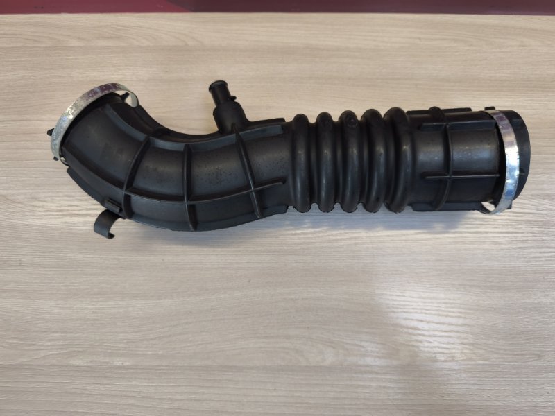 Патрубок воздушного фильтра
