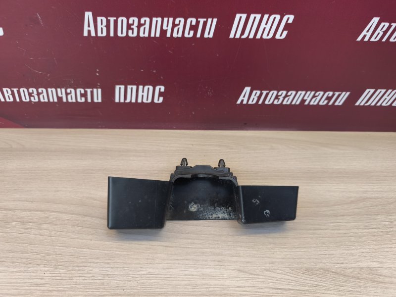 Дефлектор радиатора верхний