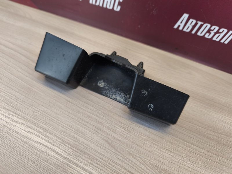 Дефлектор радиатора верхний