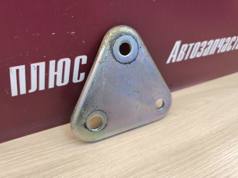 Кронштейн опоры двигателя