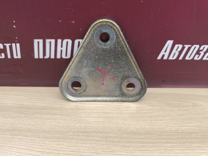 Кронштейн опоры двигателя