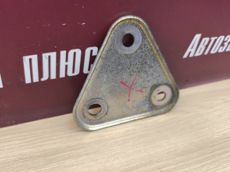 Кронштейн опоры двигателя