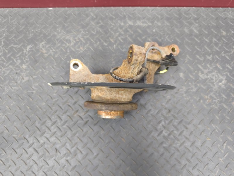 Кулак поворотный