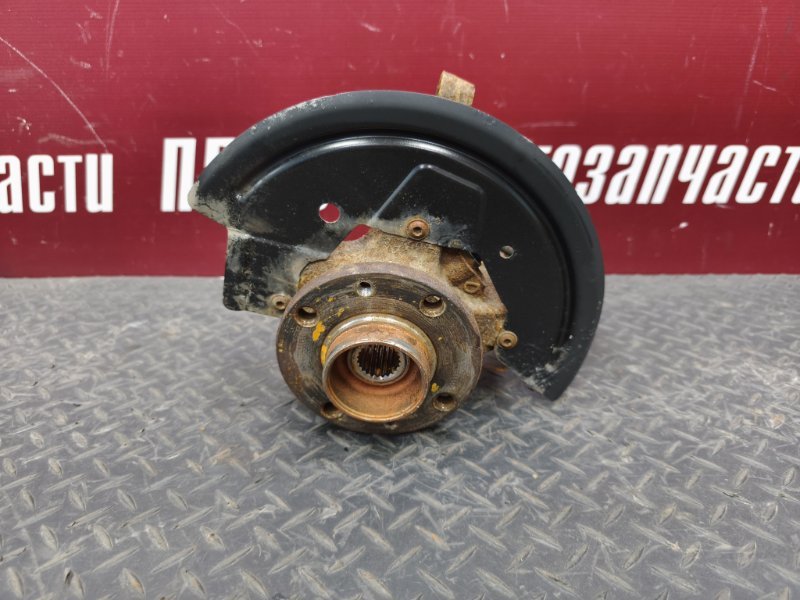 Кулак поворотный