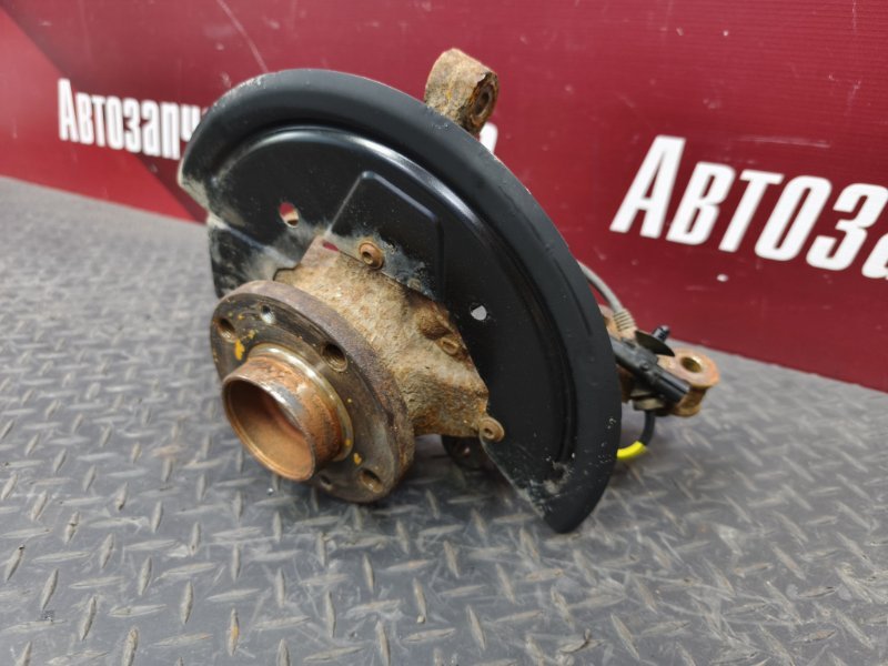 Кулак поворотный