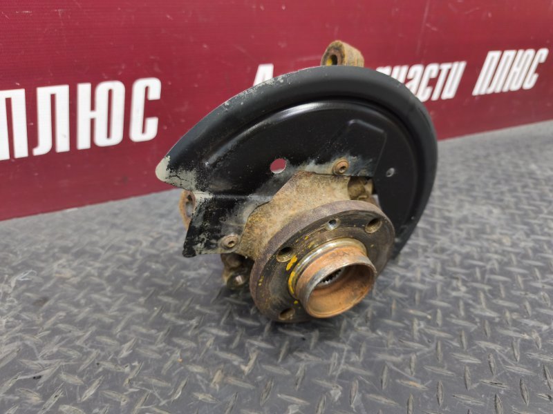 Кулак поворотный