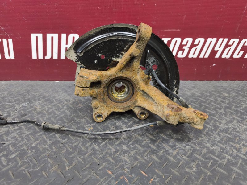 Кулак поворотный