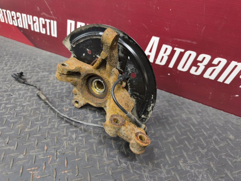 Кулак поворотный