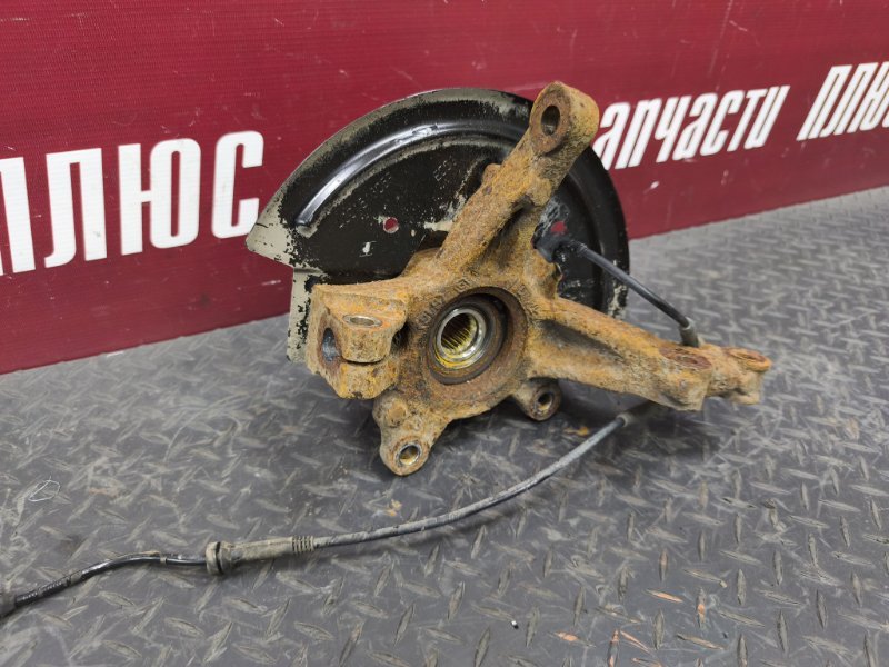 Кулак поворотный